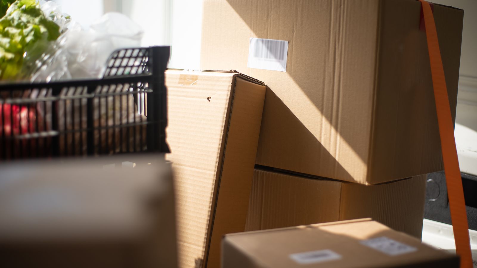 E-commerce parcels ready to ship across the European Union, illustrating VAT declared through the One Stop Shop